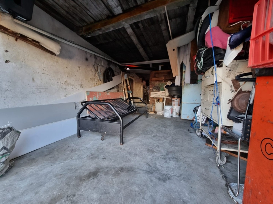  Bedroom Property for Sale in Lentegeur Western Cape